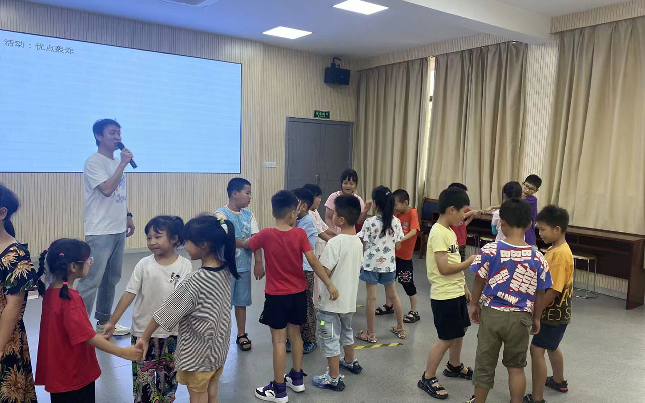 安达龙观乡中心学校